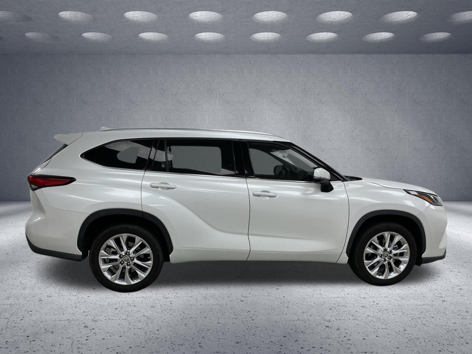 2023 Toyota Highlander Base