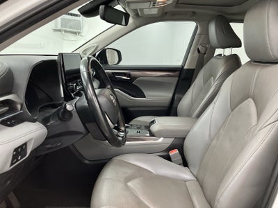 2023 Toyota Highlander Base