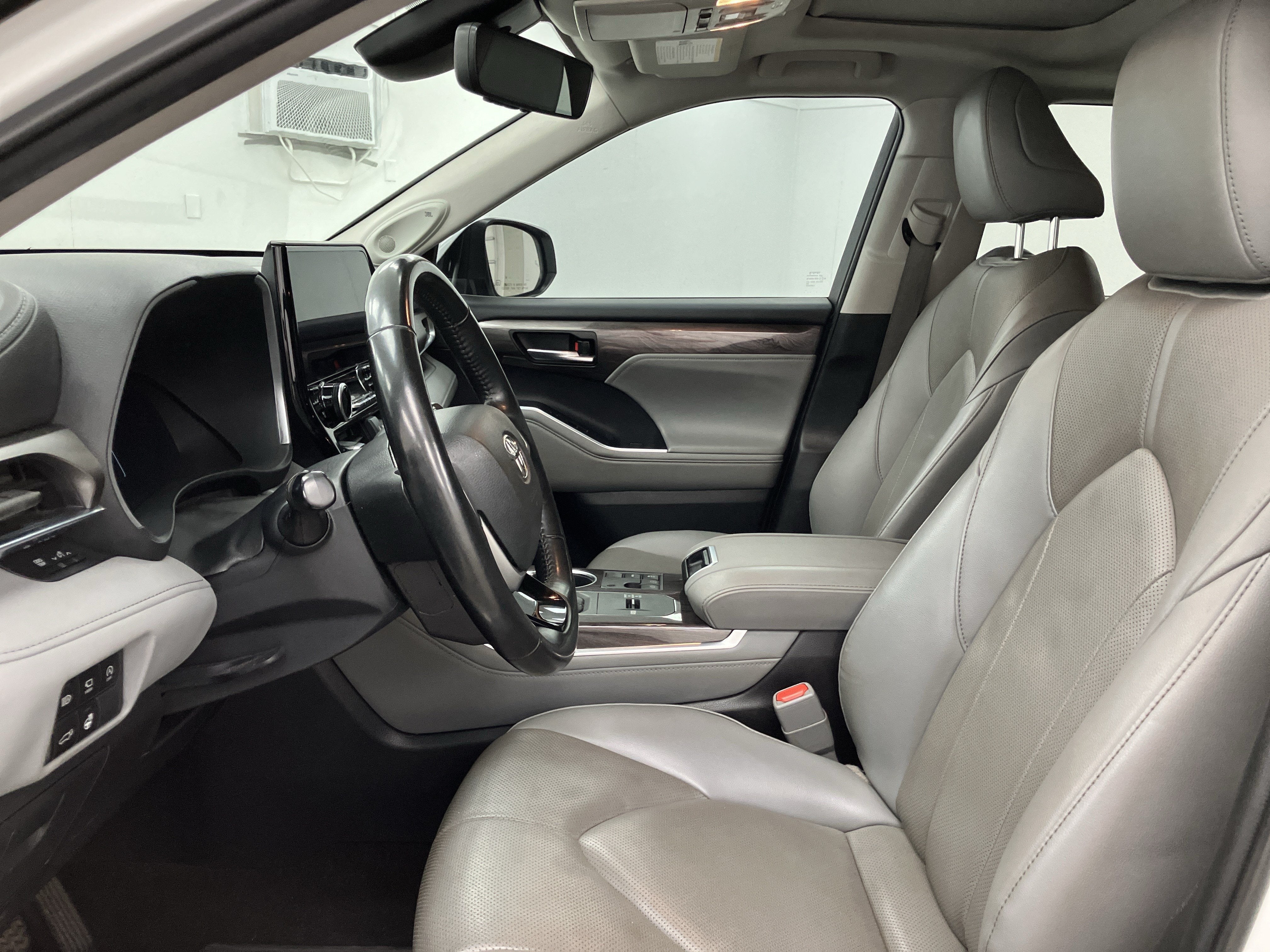 2023 Toyota Highlander Base