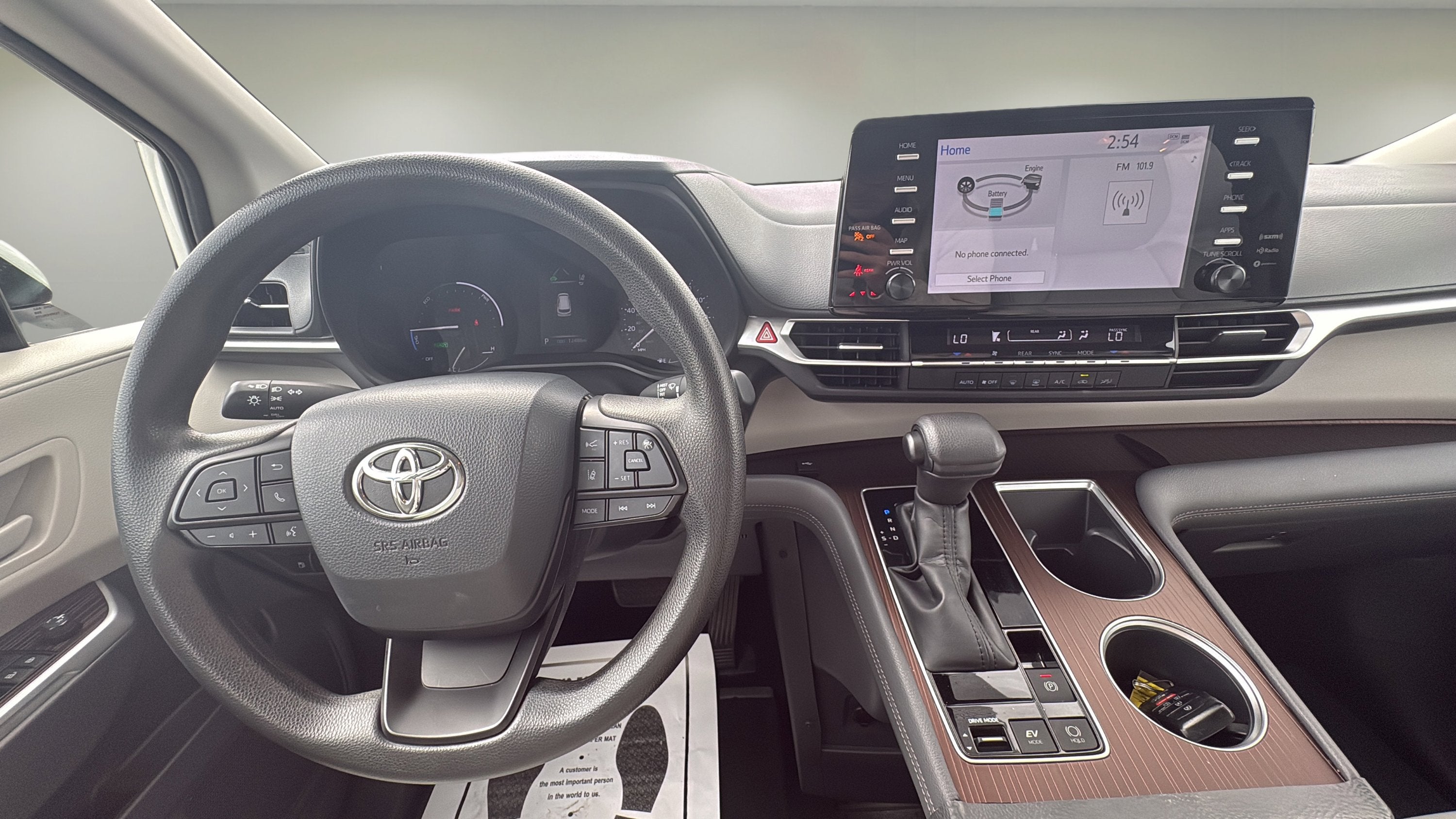 2022 Toyota Sienna LE