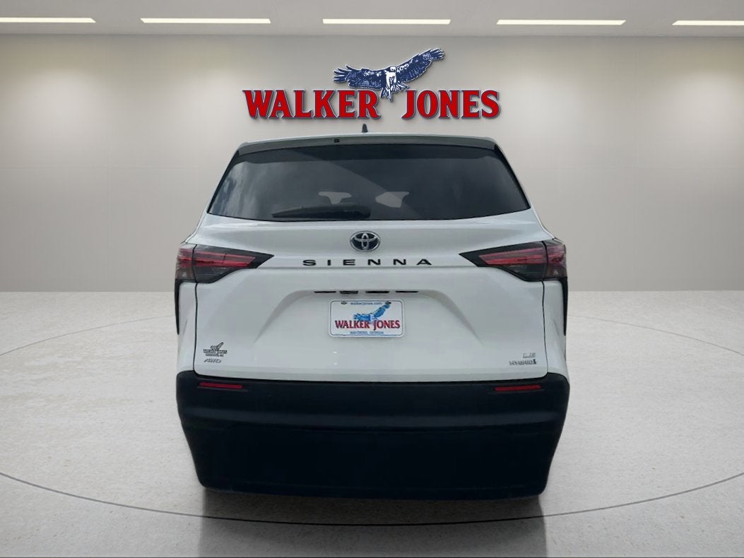 2022 Toyota Sienna LE