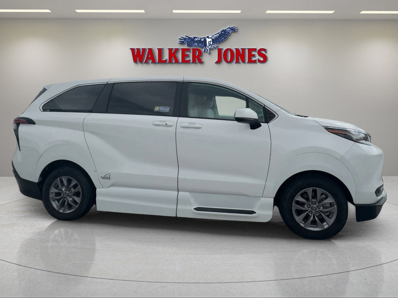 2022 Toyota Sienna LE