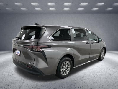 2024 Toyota Sienna XLE