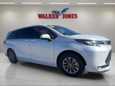 2023 Toyota Sienna XLE