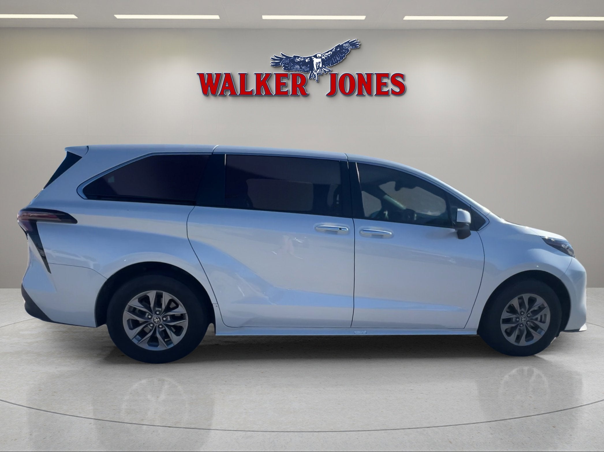 2023 Toyota Sienna XLE