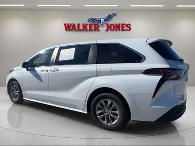 2023 Toyota Sienna XLE