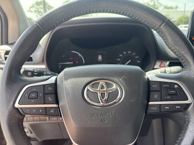 2024 Toyota Sienna XLE