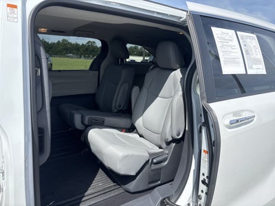 2024 Toyota Sienna XLE
