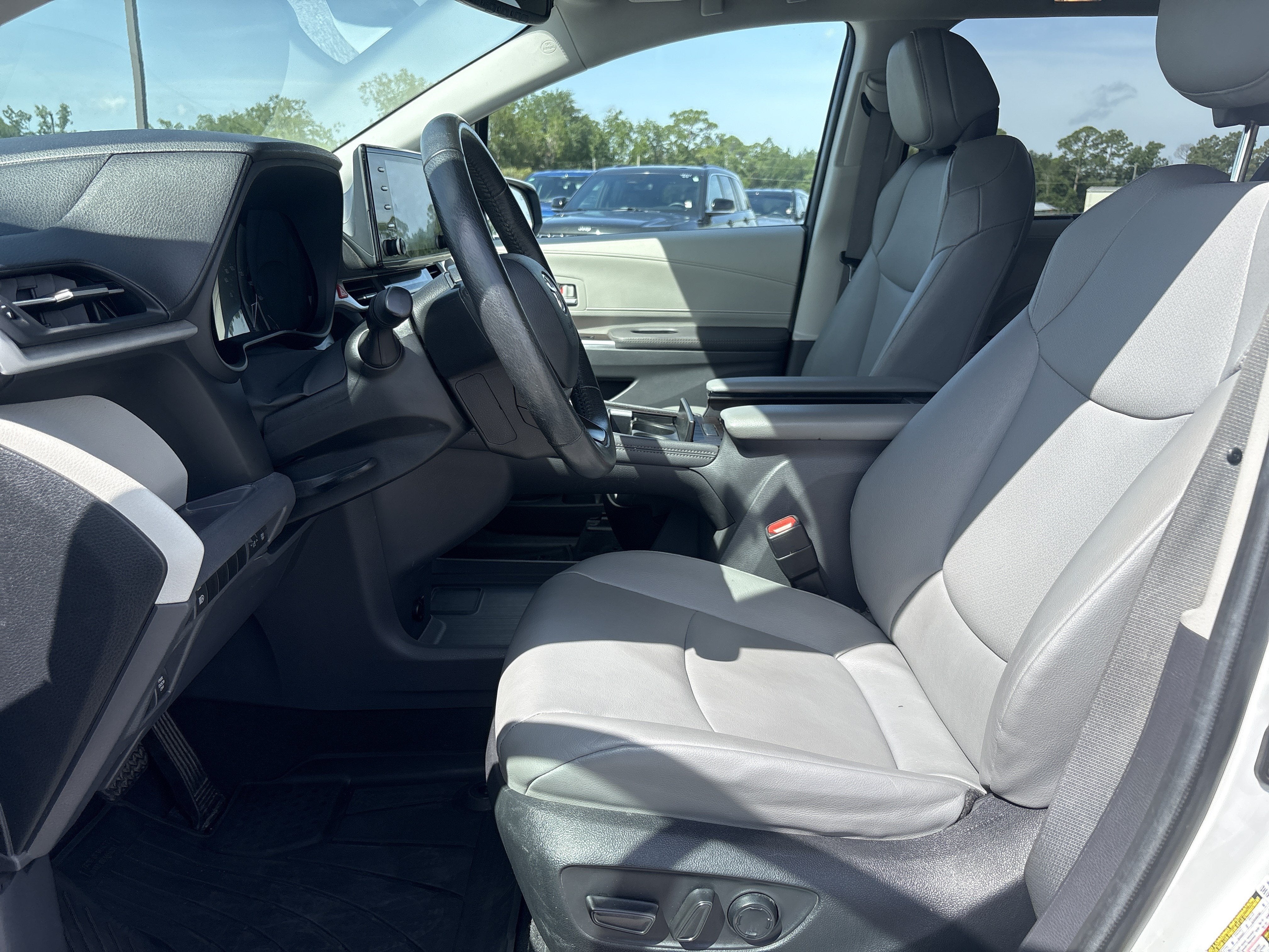 2024 Toyota Sienna XLE