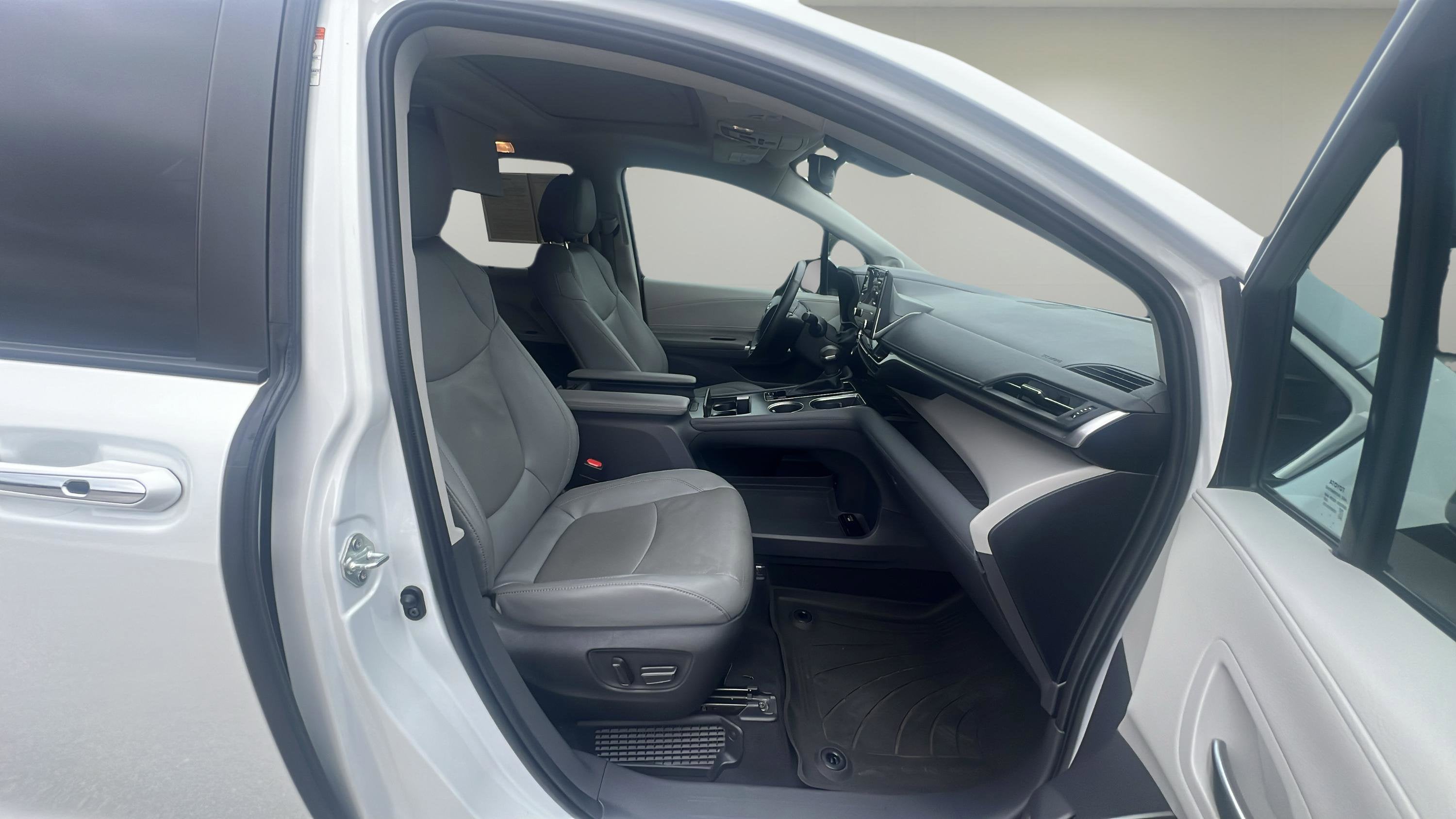 2022 Toyota Sienna Limited