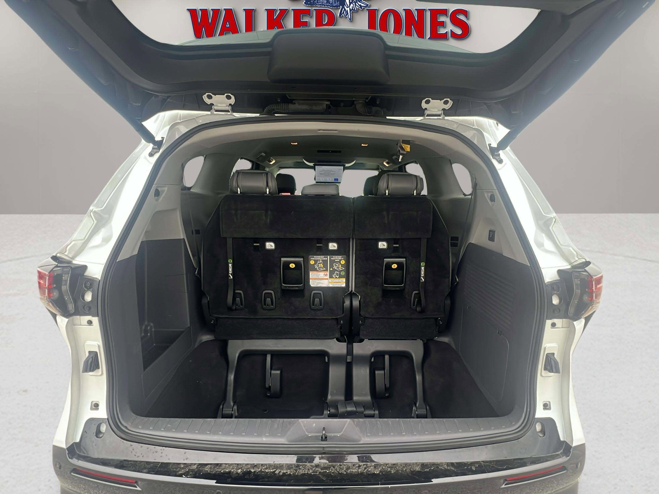 2022 Toyota Sienna Limited