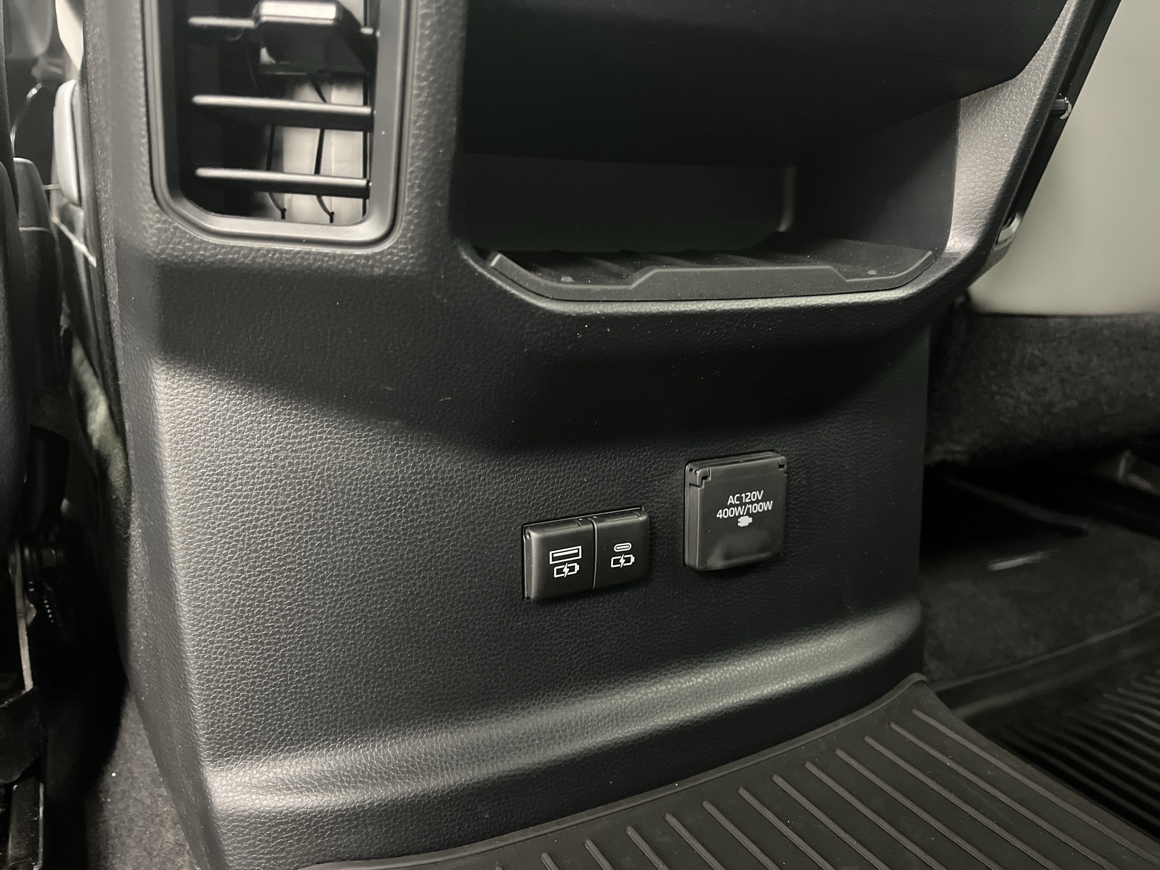 2023 Toyota Tundra 4WD Limited Hybrid