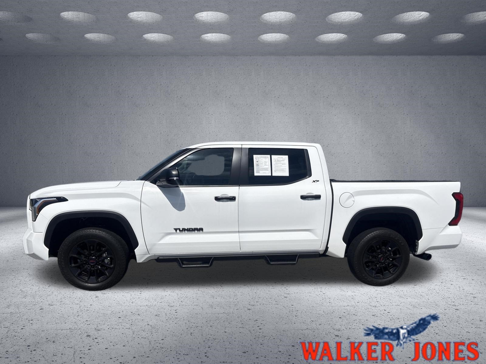 2024 Toyota Tundra 4WD SR5