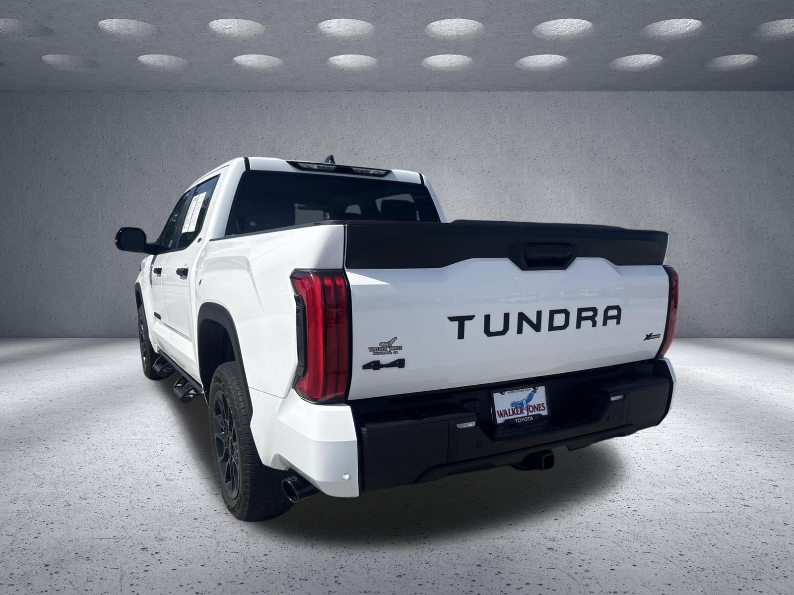 2024 Toyota Tundra 4WD SR5