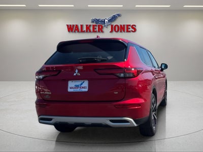 2024 Mitsubishi Outlander SE