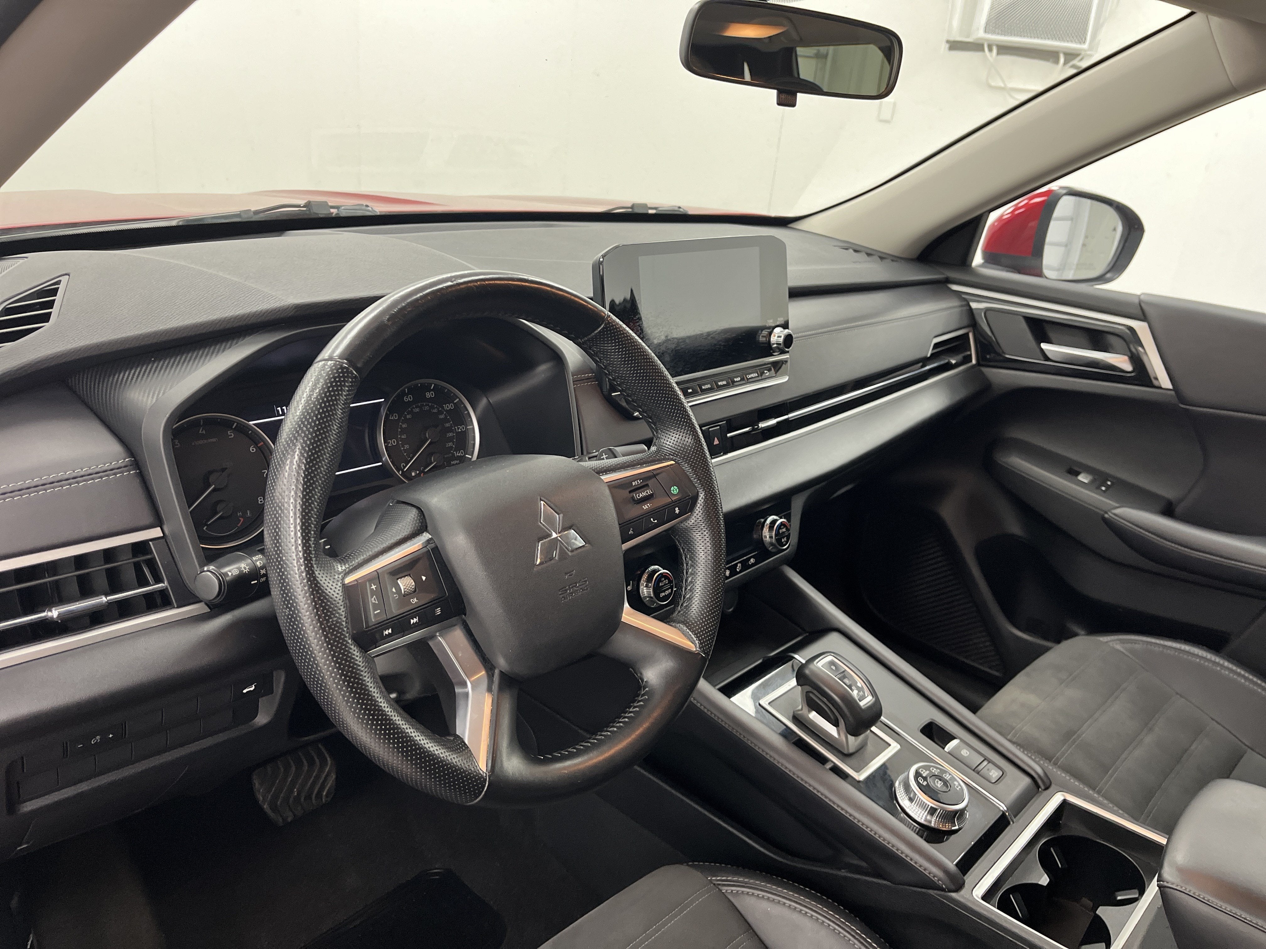 2024 Mitsubishi Outlander SE Black Edition w/Pano Roof