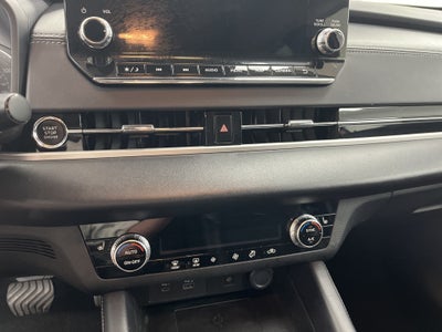 2024 Mitsubishi Outlander SE Black Edition w/Pano Roof