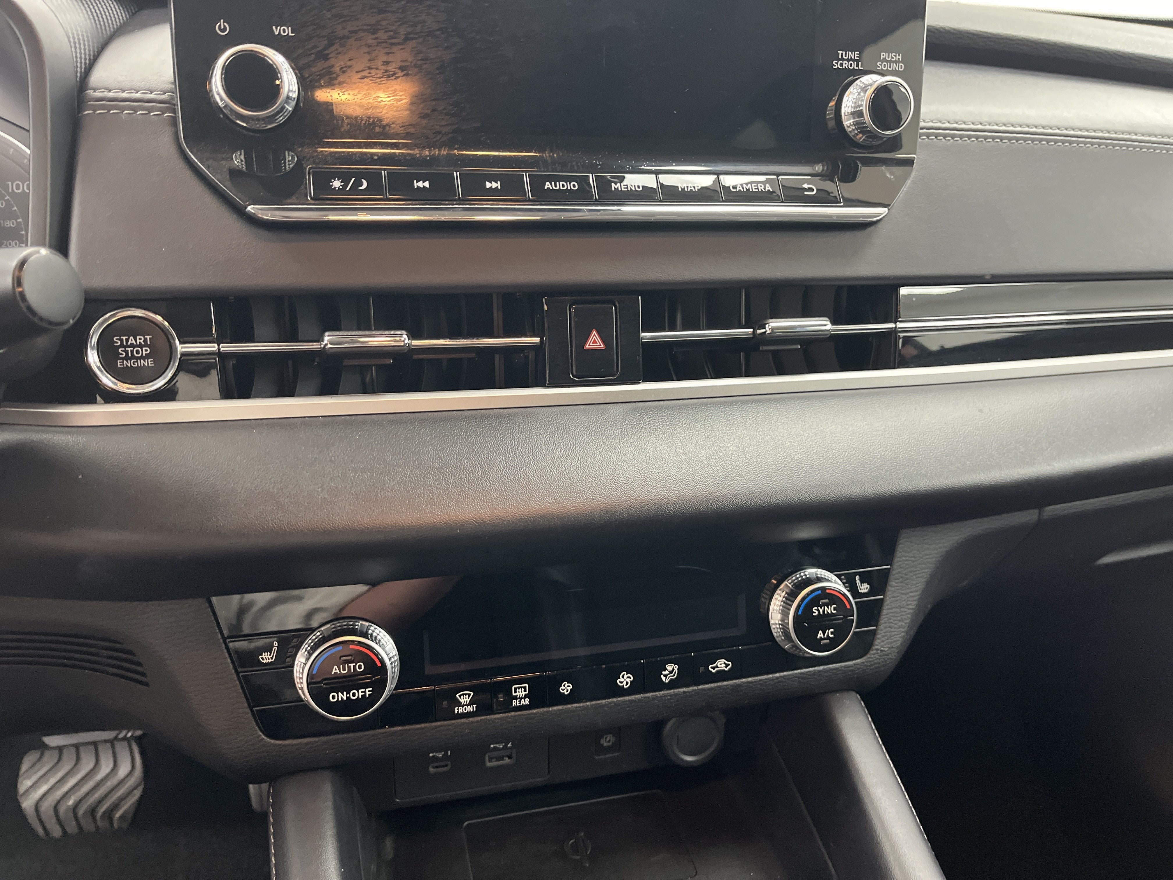 2024 Mitsubishi Outlander SE Black Edition w/Pano Roof
