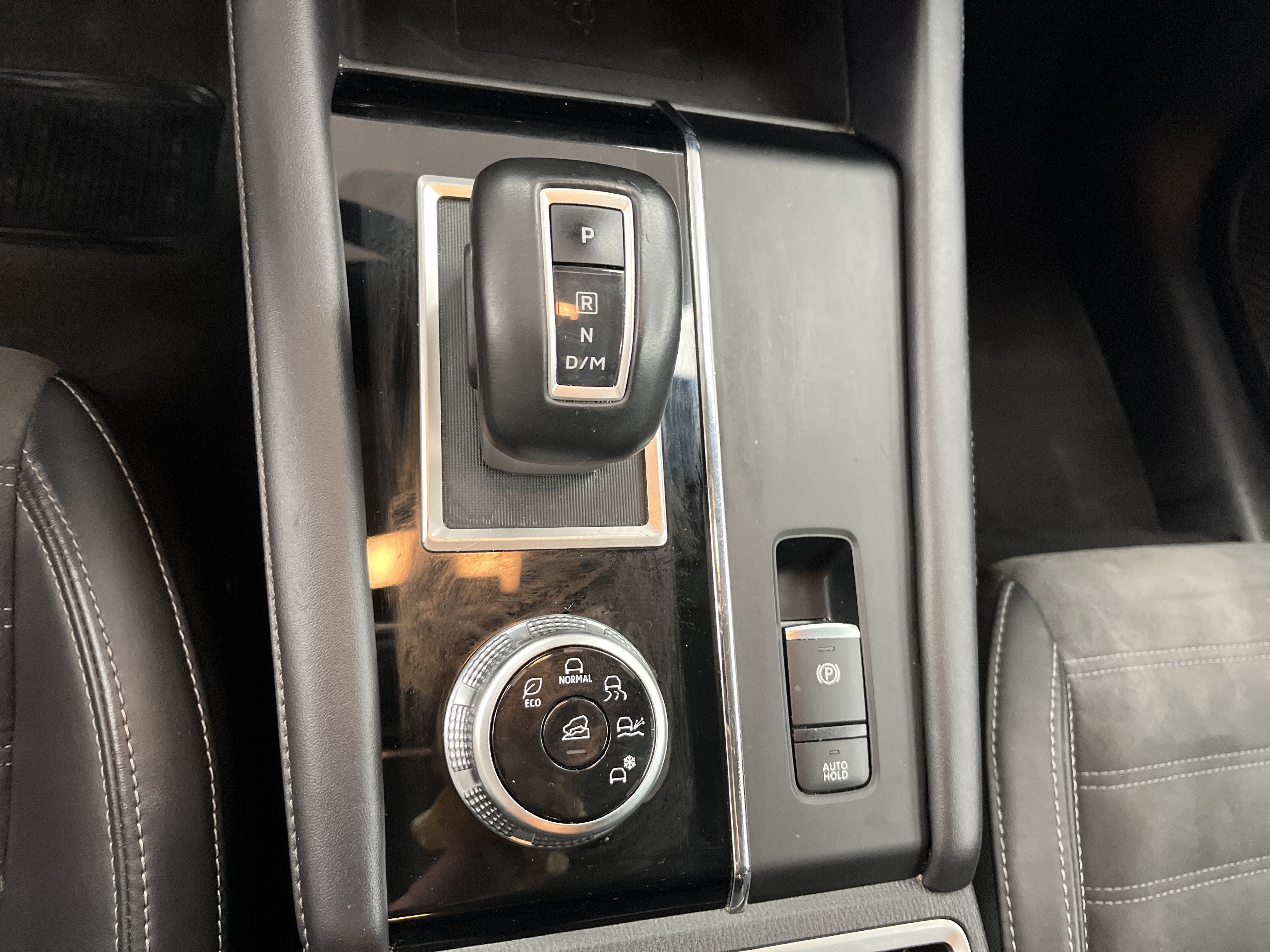 2024 Mitsubishi Outlander SE Black Edition w/Pano Roof