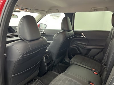 2024 Mitsubishi Outlander SE Black Edition w/Pano Roof
