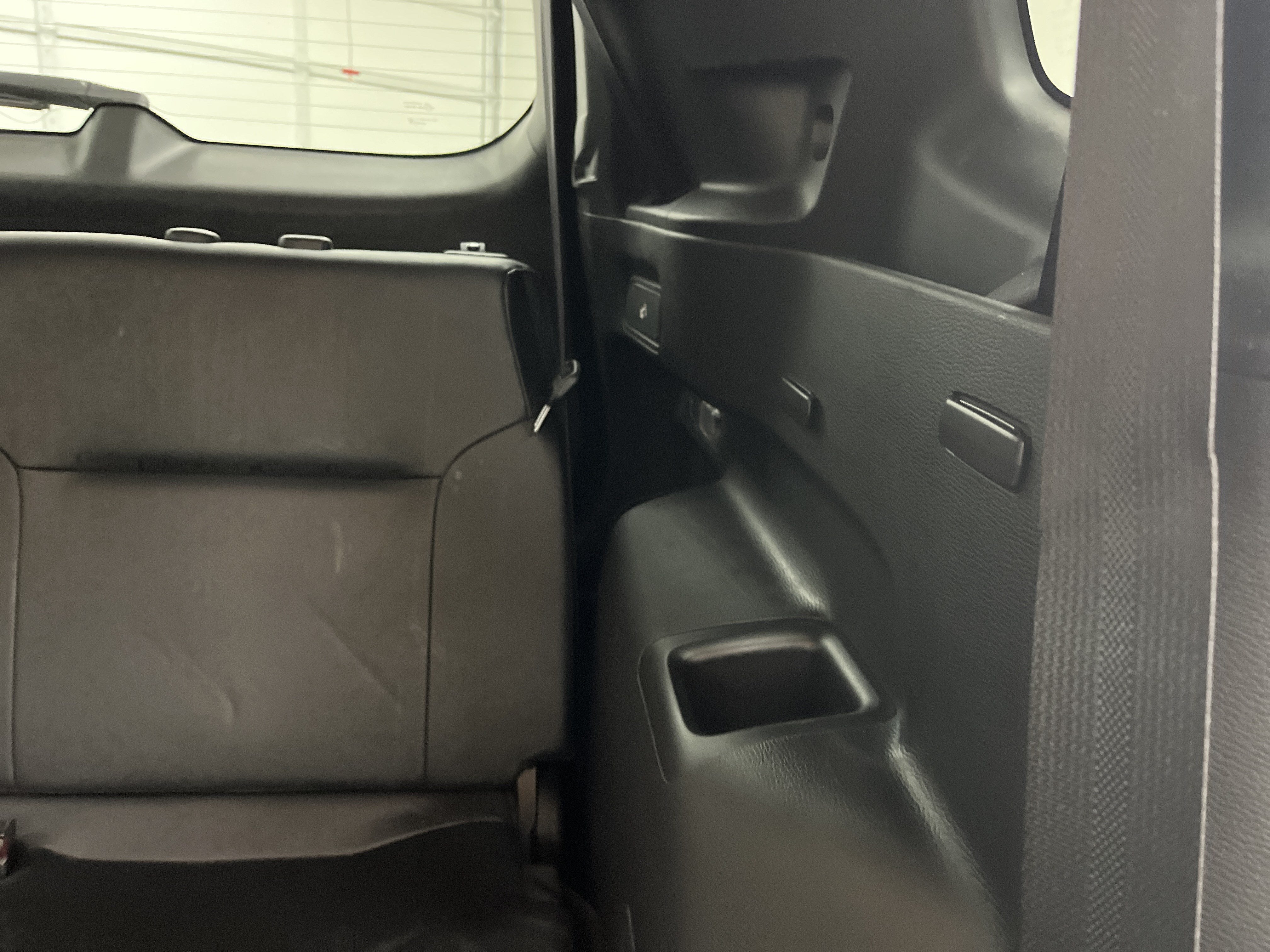 2024 Mitsubishi Outlander SE Black Edition w/Pano Roof