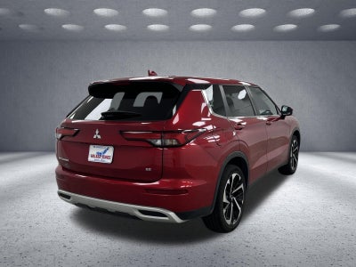 2024 Mitsubishi Outlander SE Black Edition w/Pano Roof