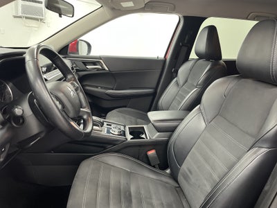 2024 Mitsubishi Outlander SE Black Edition w/Pano Roof