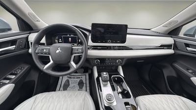 2025 Mitsubishi Outlander SEL