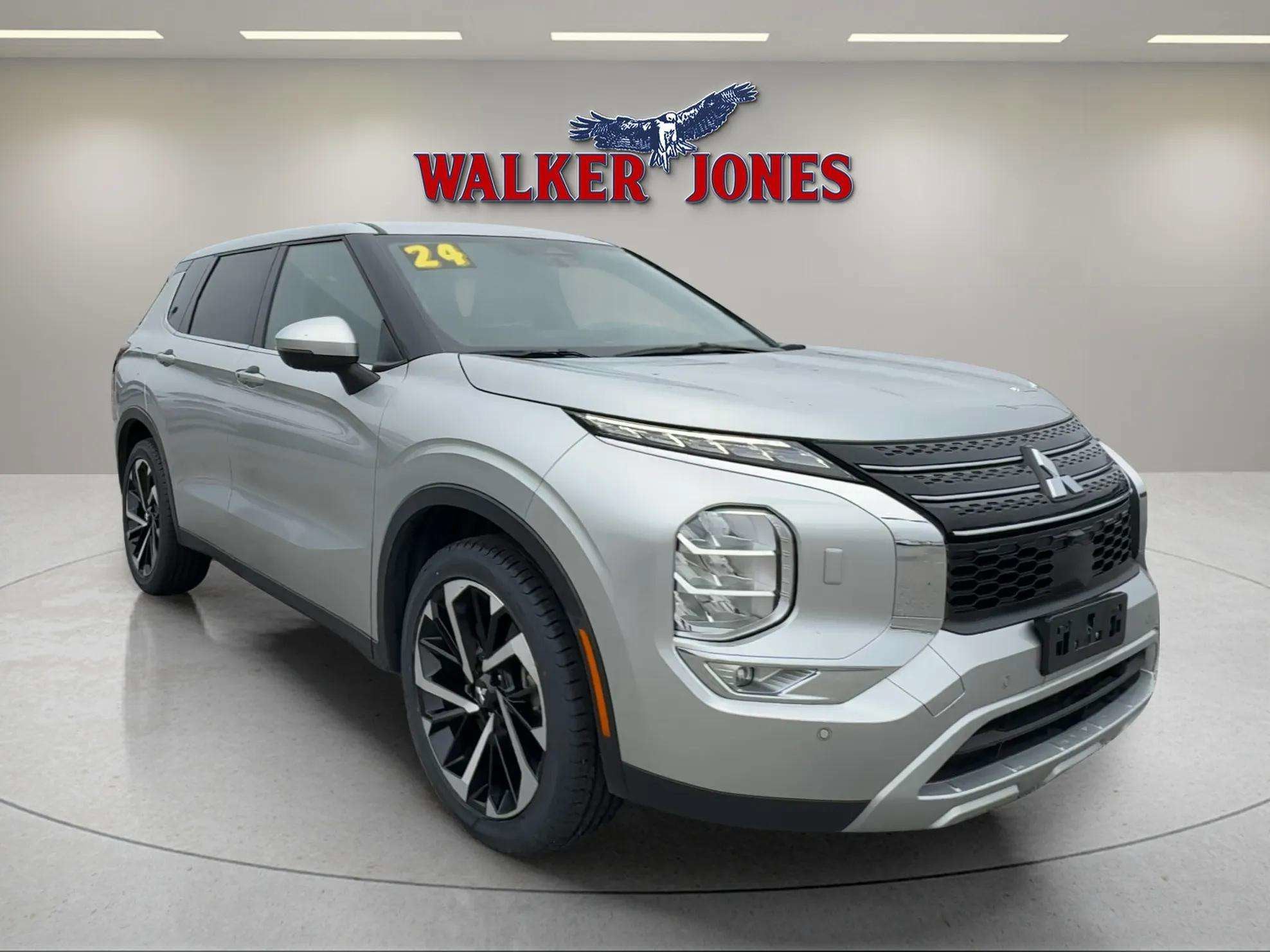 2024 Mitsubishi Outlander SE