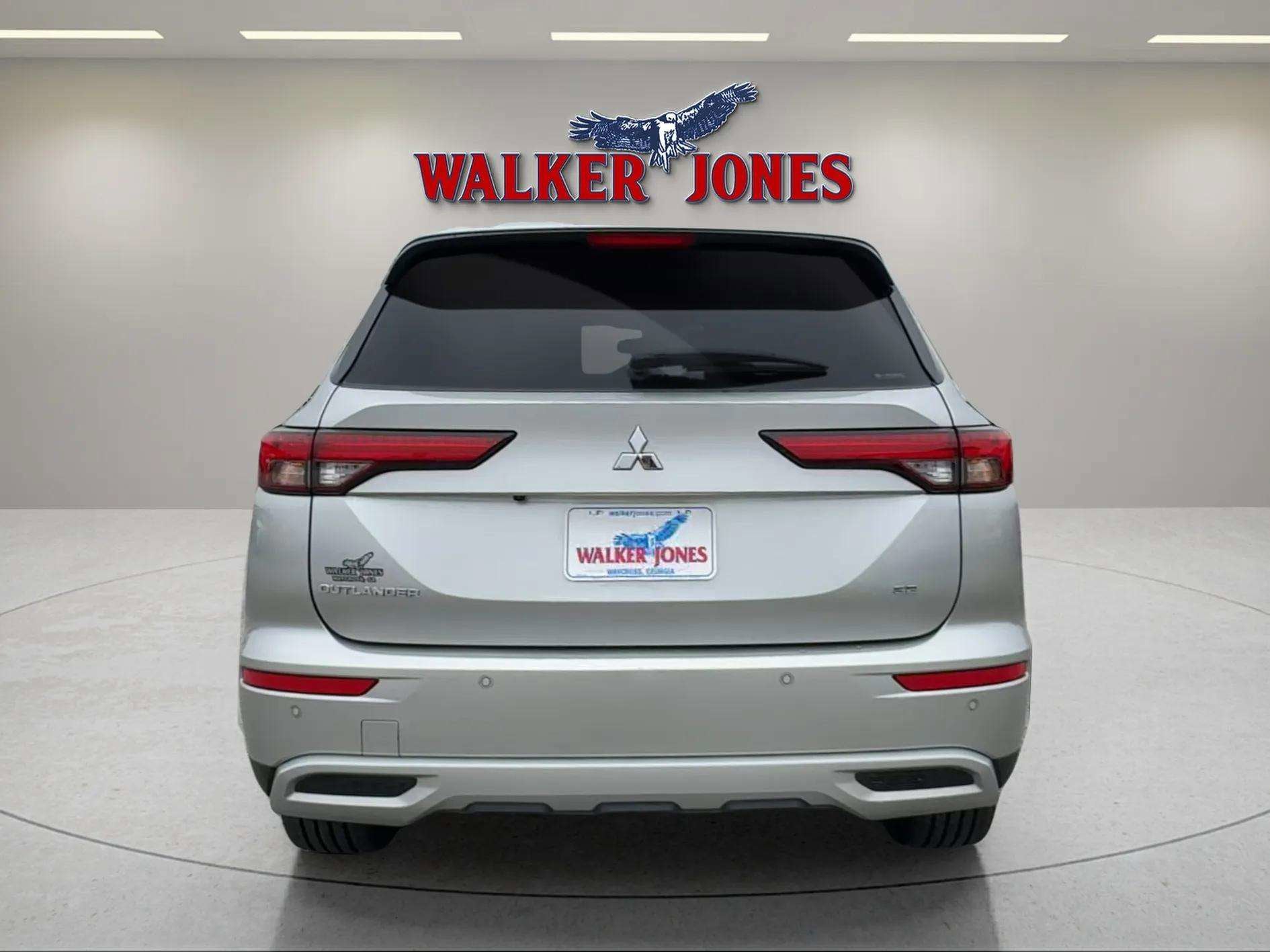 2024 Mitsubishi Outlander SE