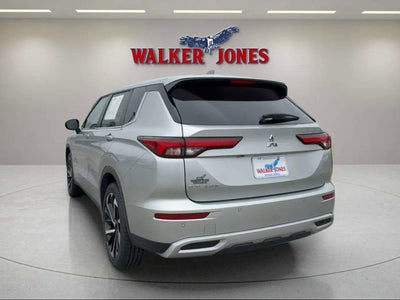 2024 Mitsubishi Outlander SE