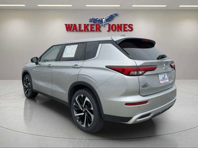 2024 Mitsubishi Outlander SE