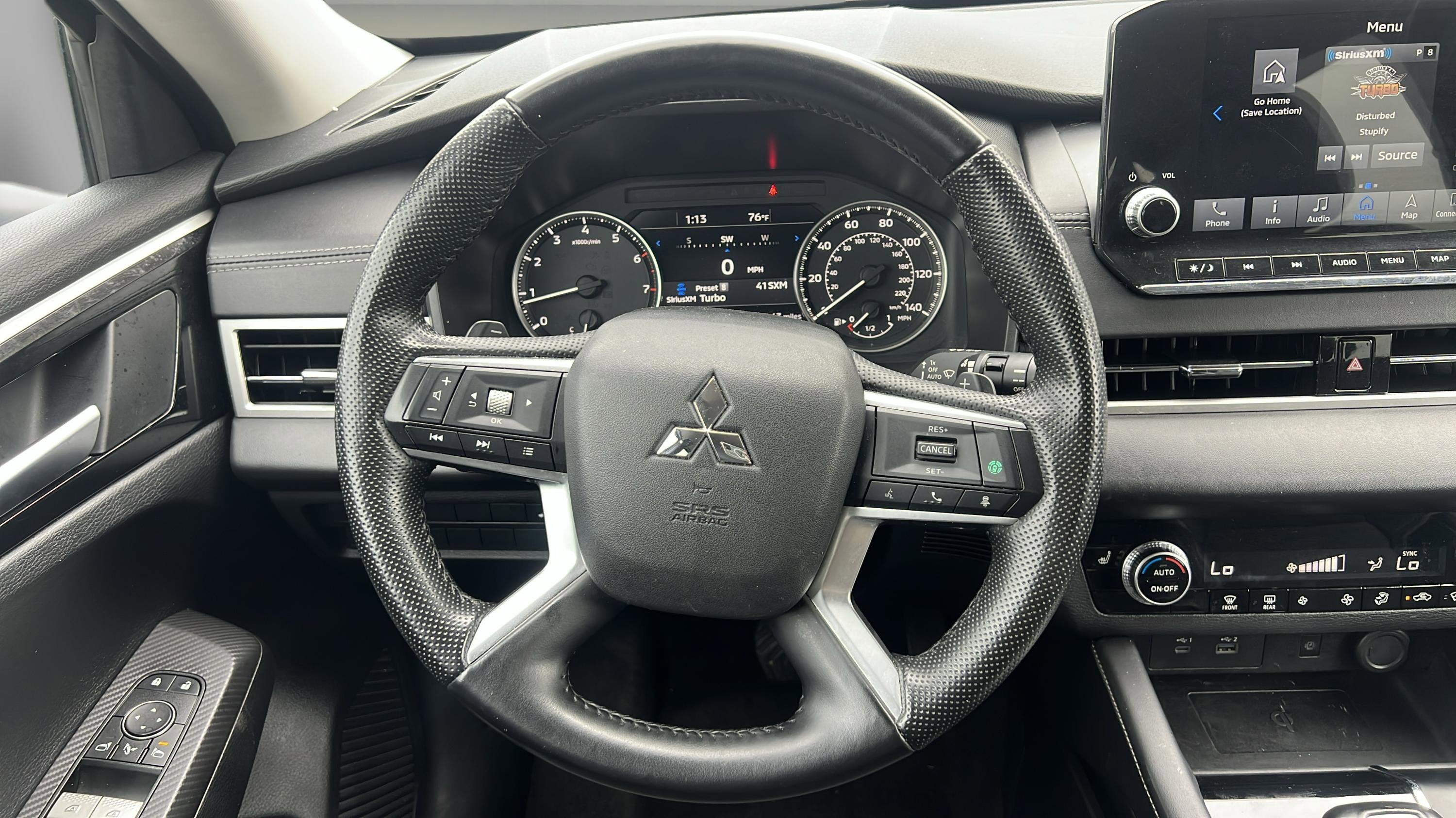 2024 Mitsubishi Outlander SE