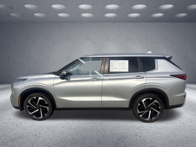 2024 Mitsubishi Outlander SE Black Edition w/Pano Roof