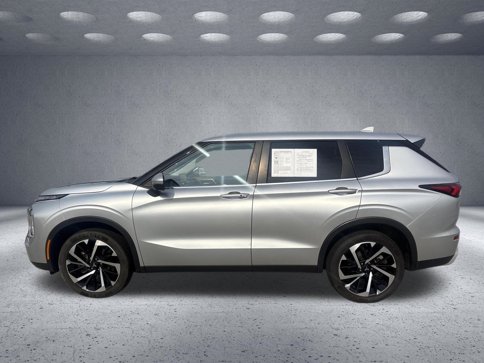 2024 Mitsubishi Outlander SE Black Edition w/Pano Roof