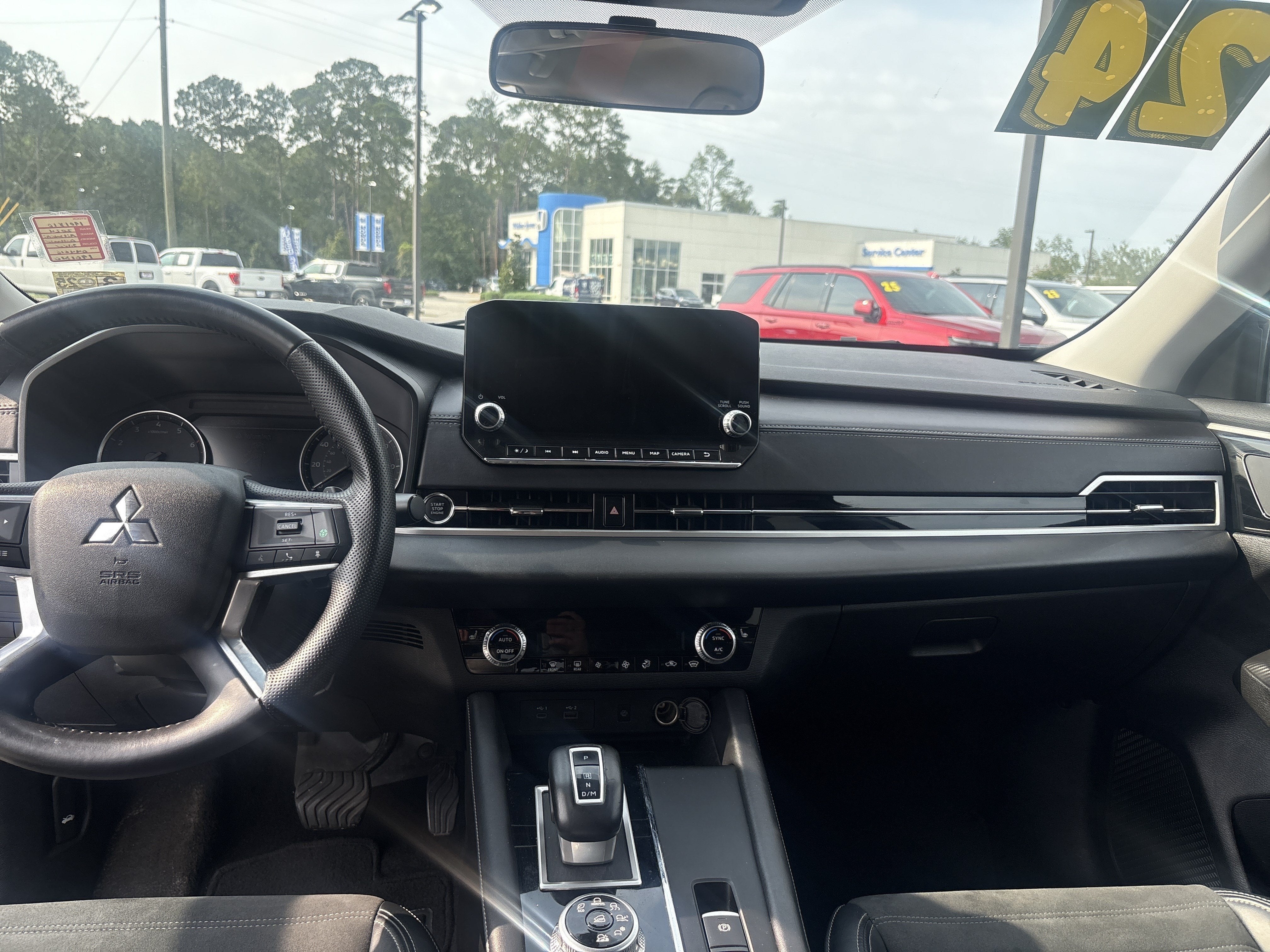 2024 Mitsubishi Outlander SE Black Edition w/Pano Roof