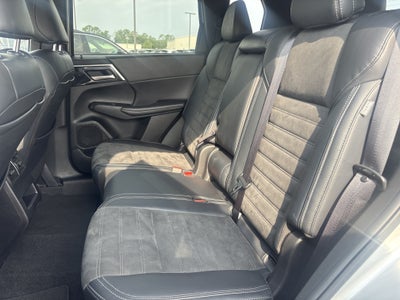 2024 Mitsubishi Outlander SE Black Edition w/Pano Roof