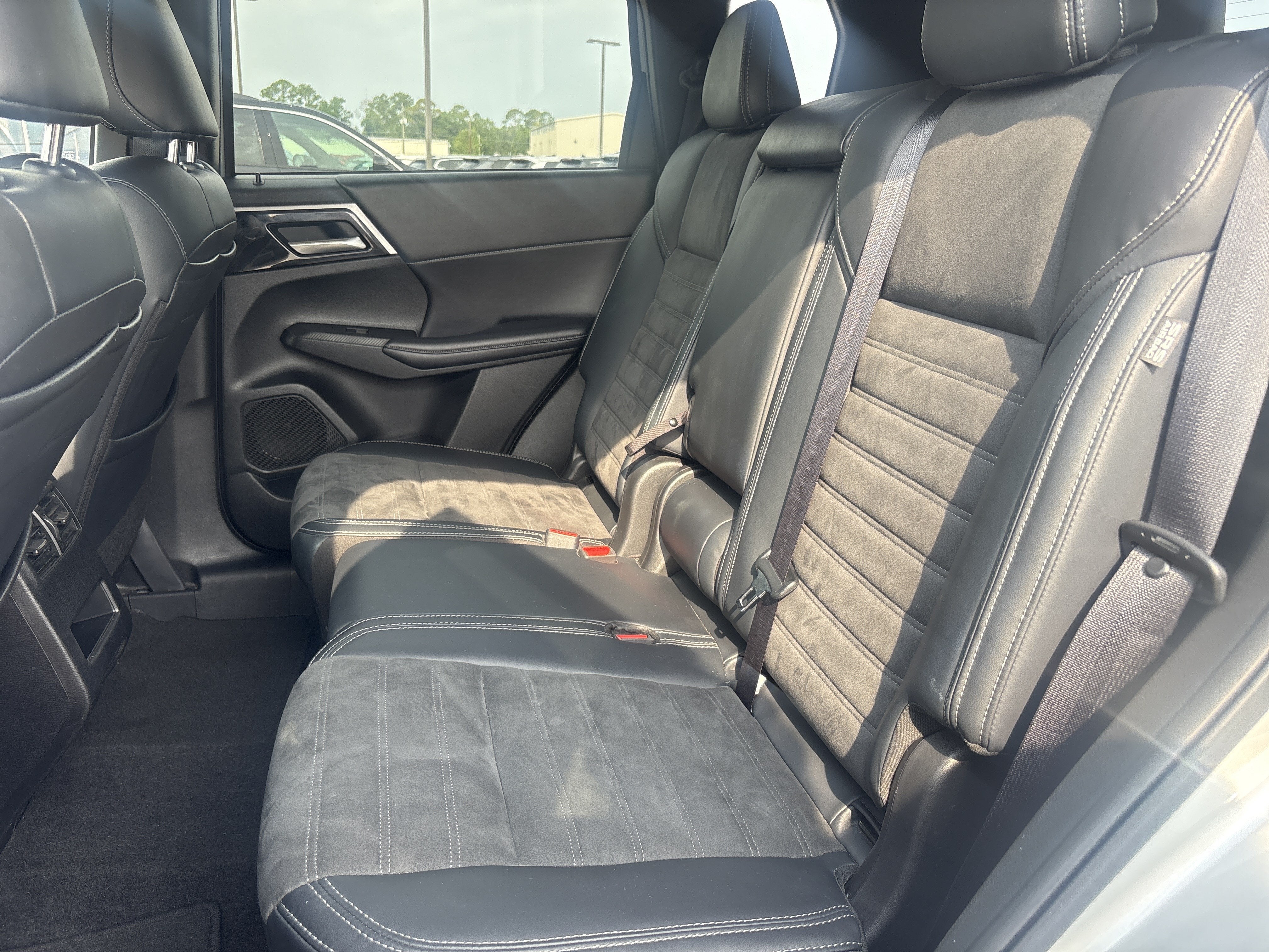2024 Mitsubishi Outlander SE Black Edition w/Pano Roof