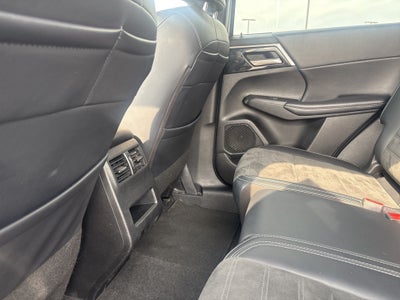 2024 Mitsubishi Outlander SE Black Edition w/Pano Roof