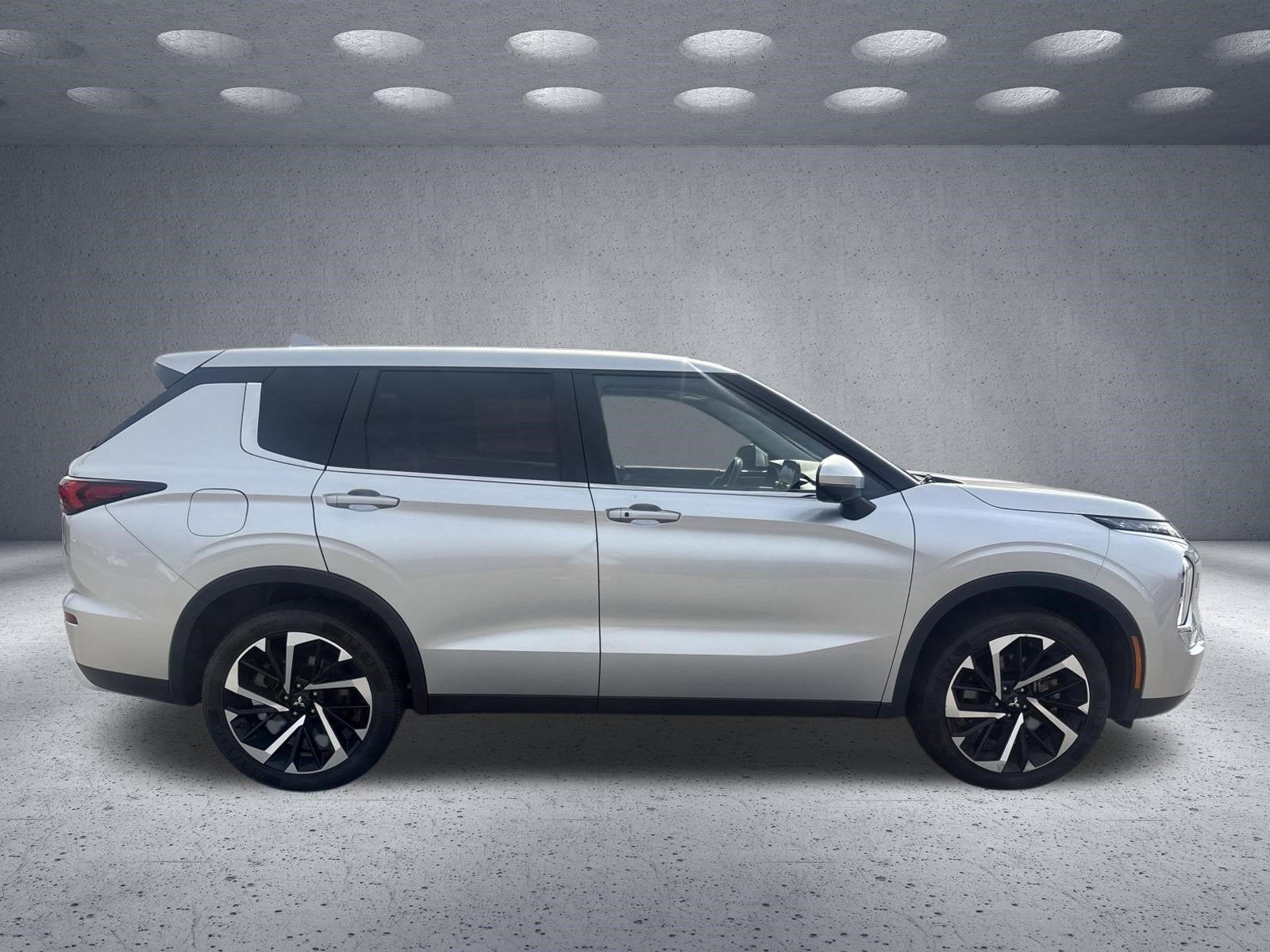 2024 Mitsubishi Outlander SE Black Edition w/Pano Roof