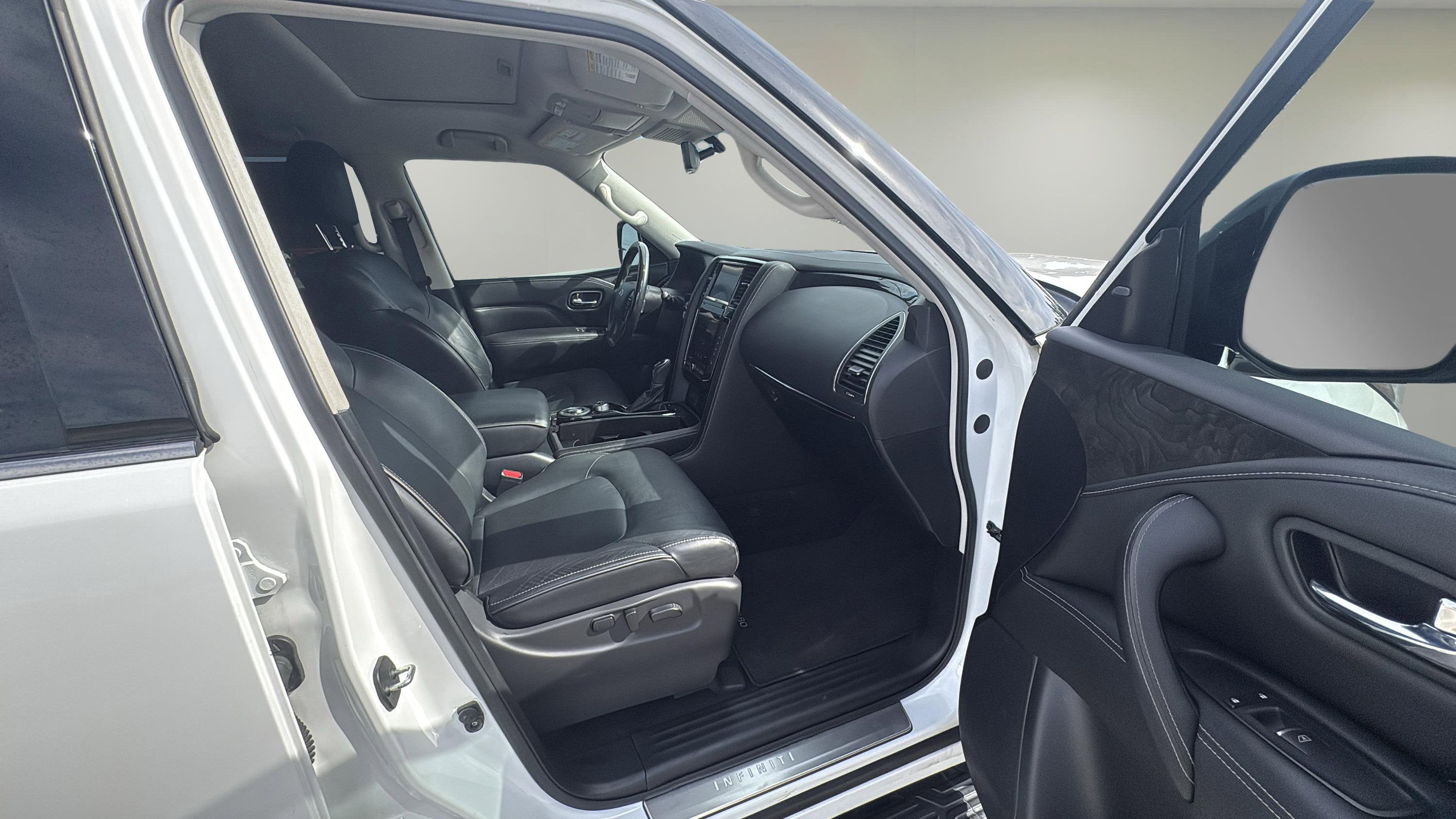 2021 INFINITI QX80 LUXE