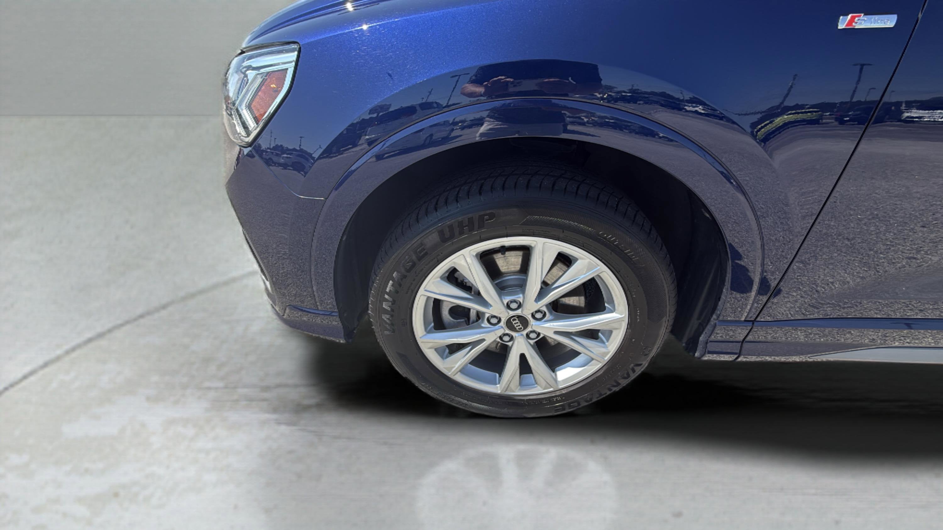 2023 Audi Q3 S line Premium