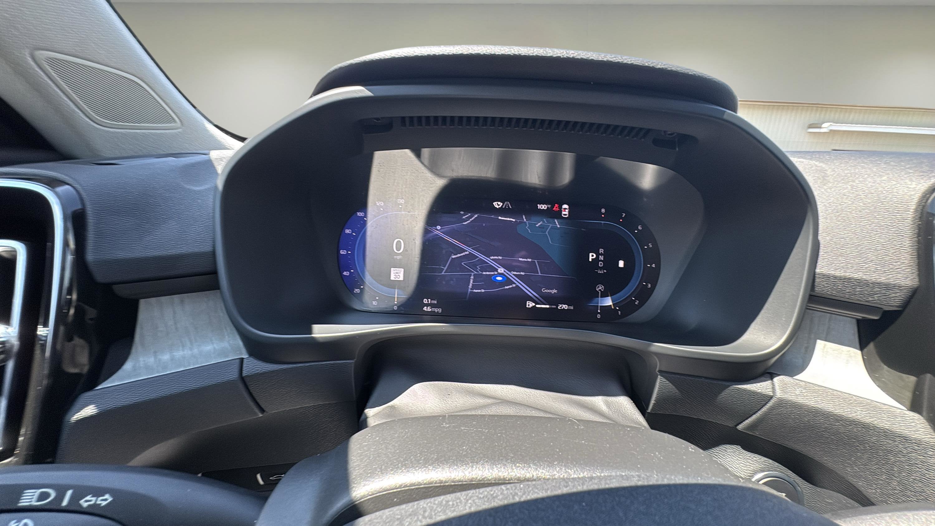 2024 Volvo XC40 B5 AWD CORE BRIGHT THEME