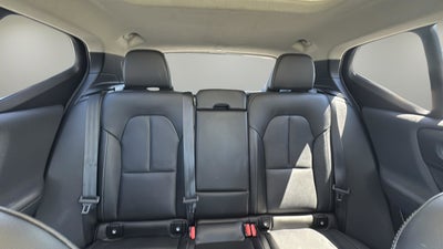 2024 Volvo XC40 B5 AWD CORE BRIGHT THEME