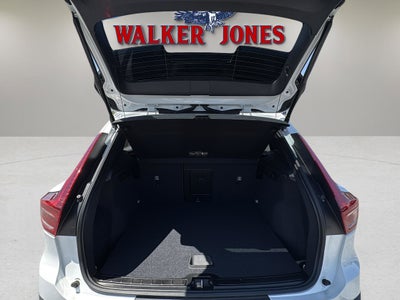 2024 Volvo XC40 B5 AWD CORE BRIGHT THEME