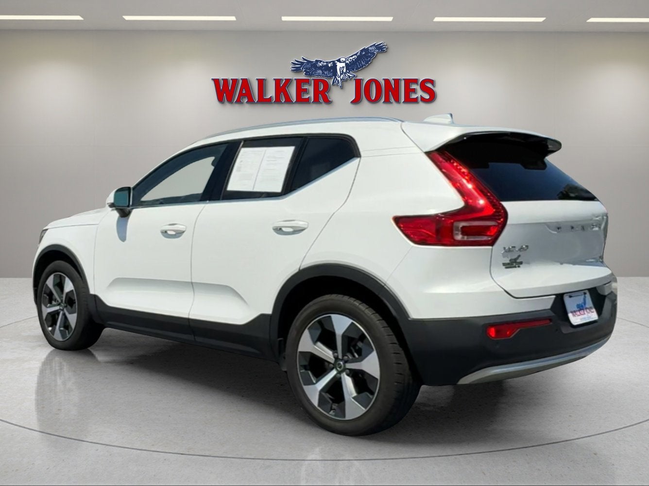 2024 Volvo XC40 B5 AWD CORE BRIGHT THEME