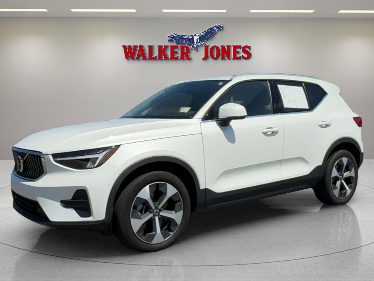 2024 Volvo XC40 B5 AWD CORE BRIGHT THEME